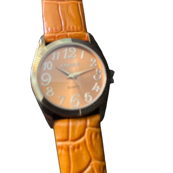 New Gossip Watch with Leather Band in box - Picture 6 of 6